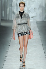 Модные плащи и куртки весна 2012