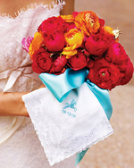 Яркие свадебные букеты. Фото